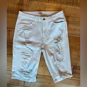 White capri ripped shorts